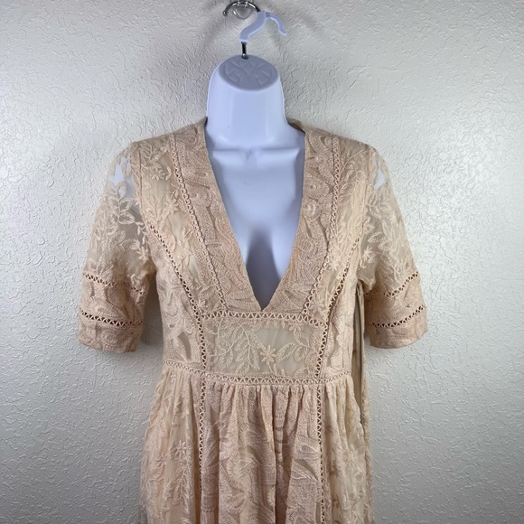 Free People Lace, lined, champagne, Empire waisted sz. 2 dress - Picture 3 of 14